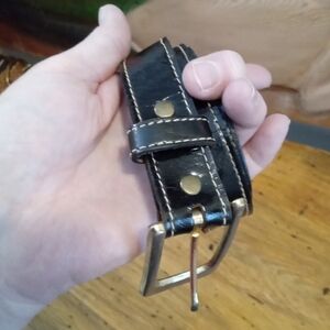 Andhurst Black Pantent Leather w/White Stitching Belt Size 28 Gold Buckle